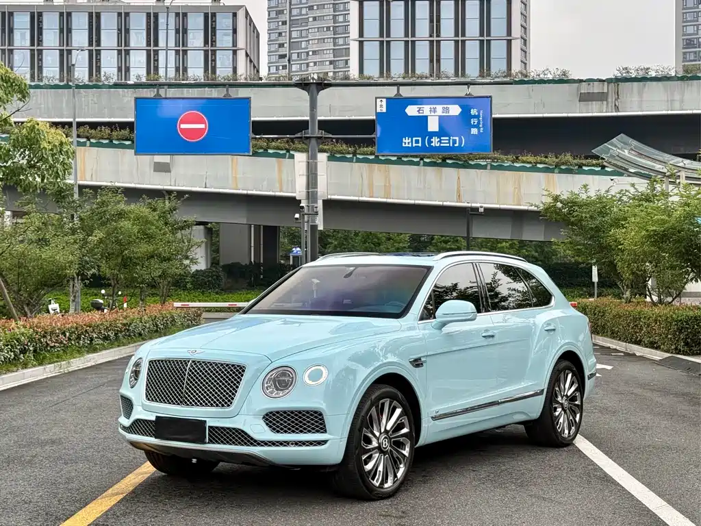 Bentley Bentayga 2019 — фото 2