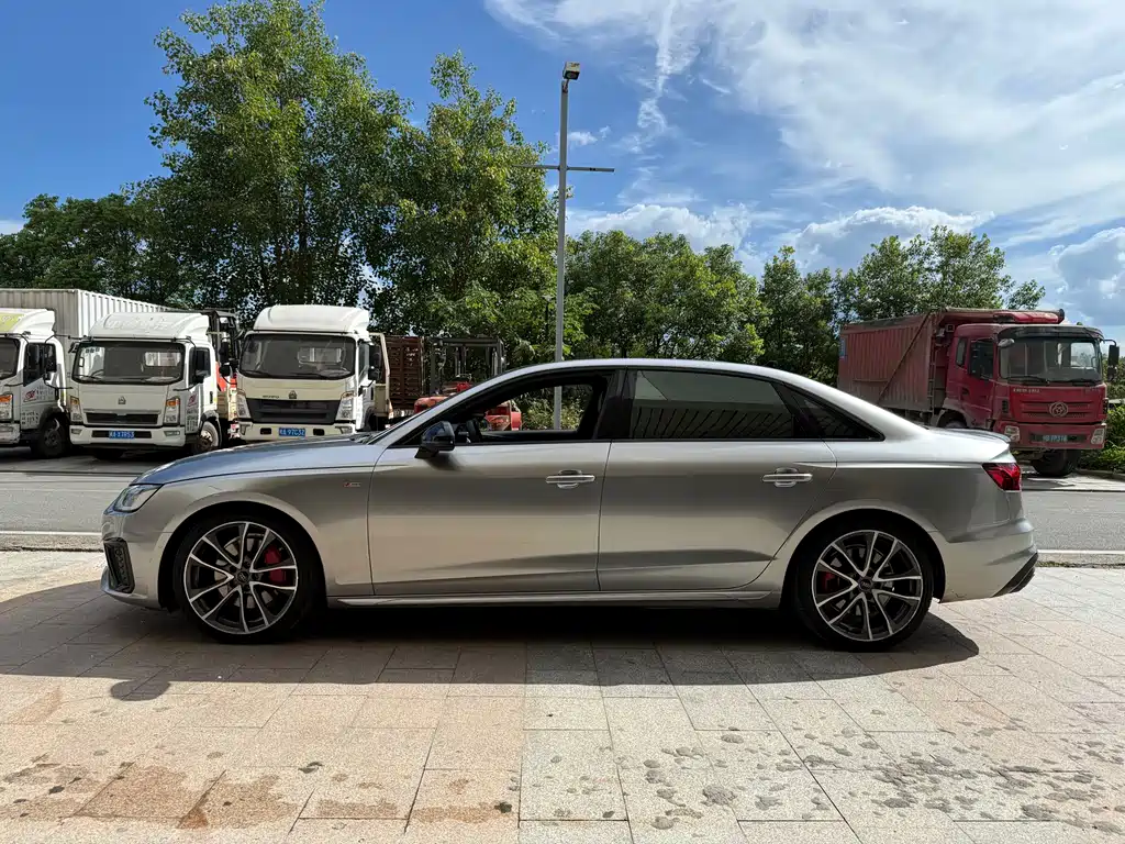 Audi A4L 2020