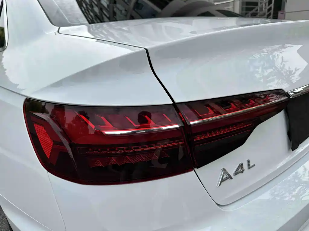 Audi A4L 2022 — фото 23