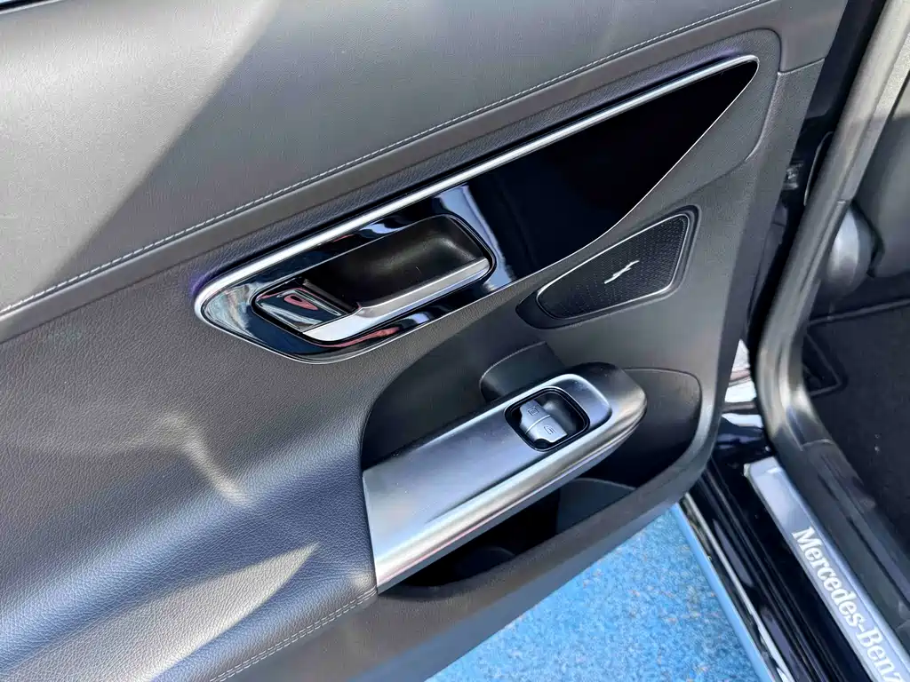 Mercedes-Benz C-Class 2022 — фото 8