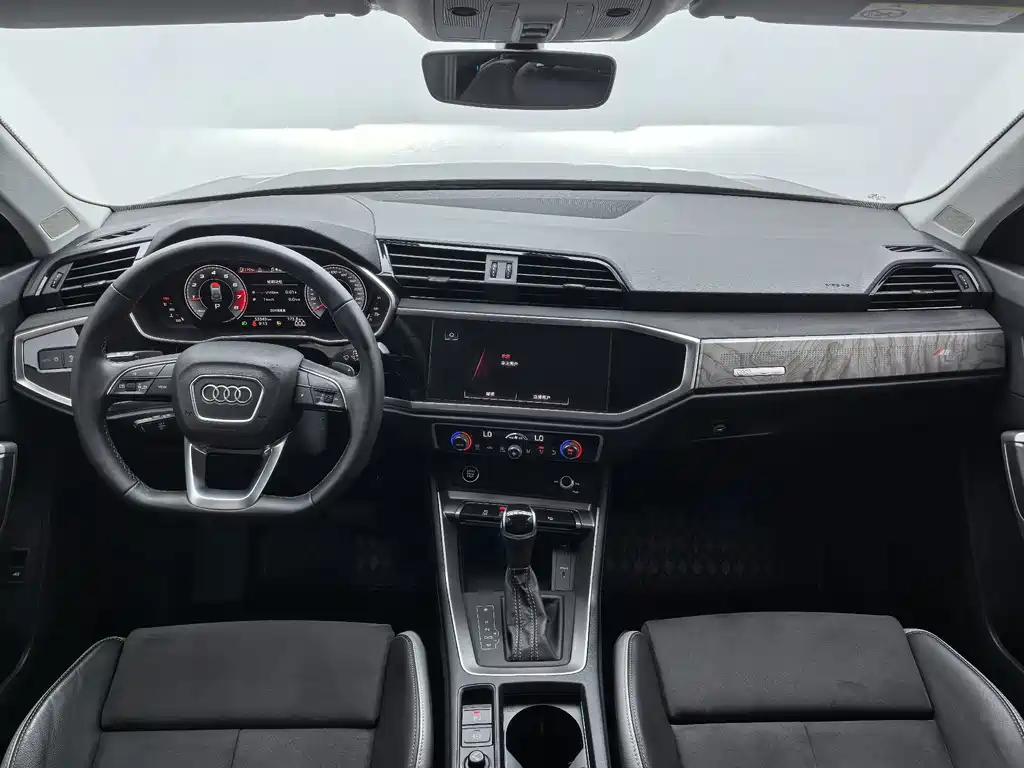 Audi Q3 2023 — фото 10