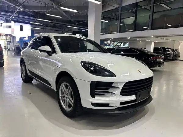 Porsche Macan 2021