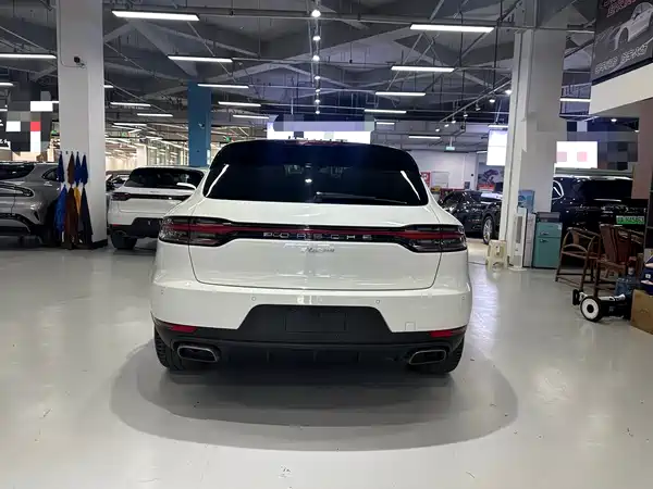 Porsche Macan 2021