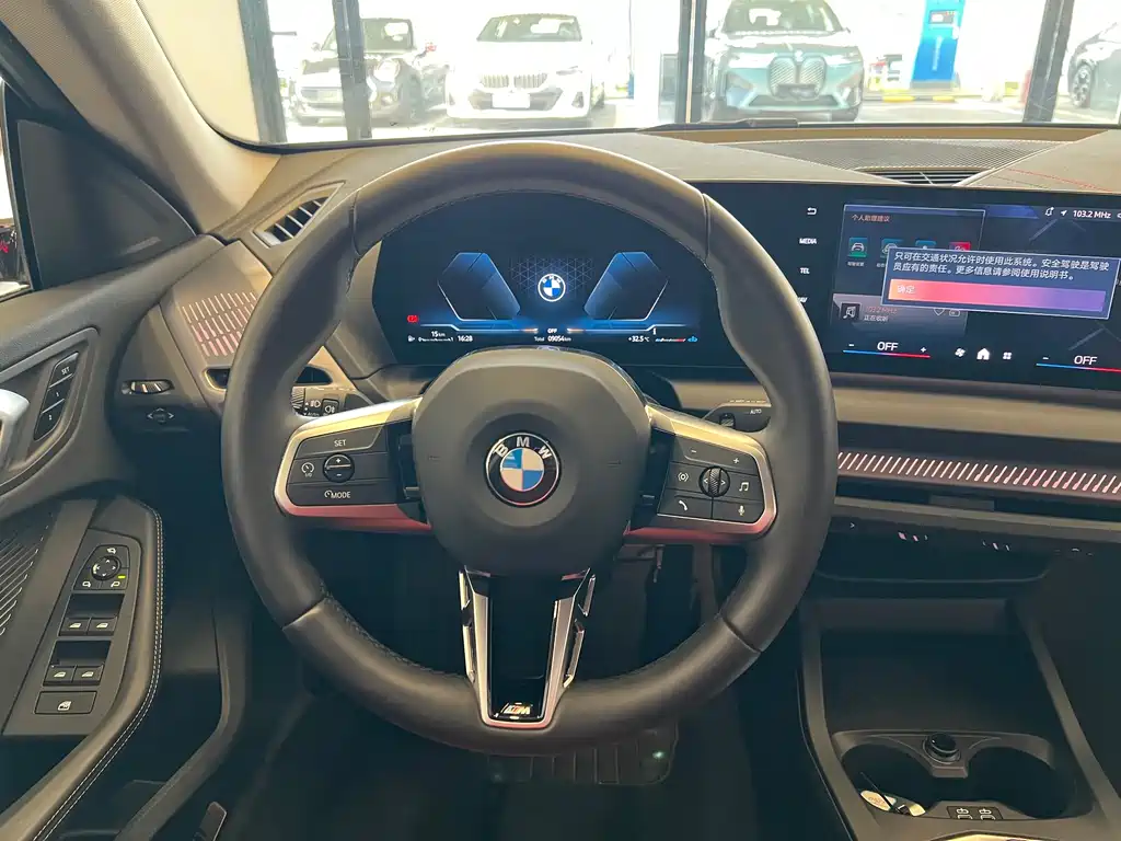 BMW 2 Series 2025 — фото 11