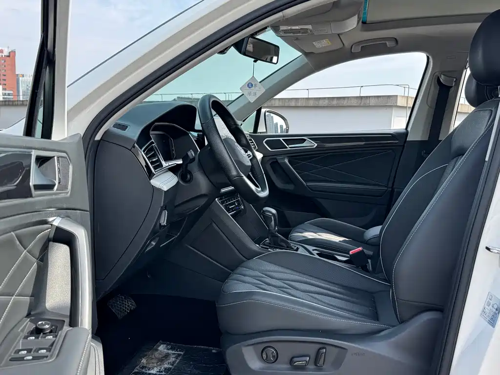 Volkswagen Tiguan L 2022