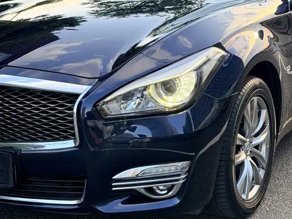 Infiniti Q70 2017
