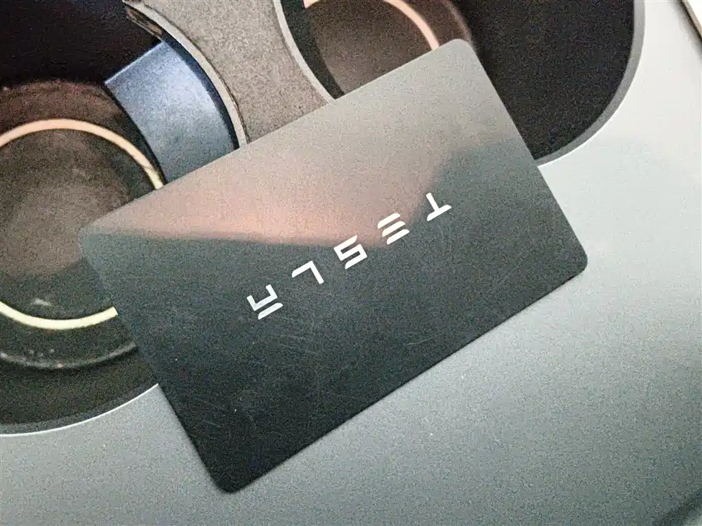 Tesla Model Y 2022 — фото 9