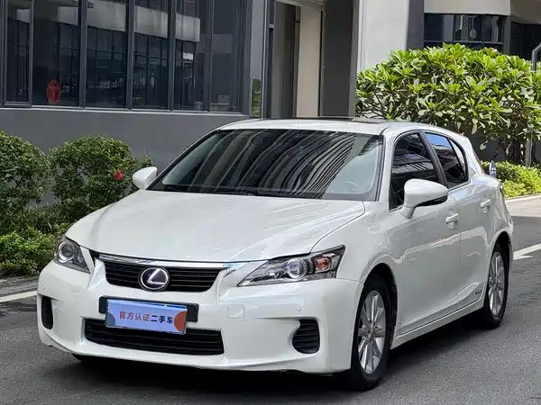 Lexus CT 2012