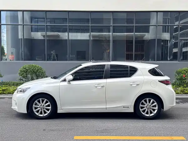 Lexus CT 2012