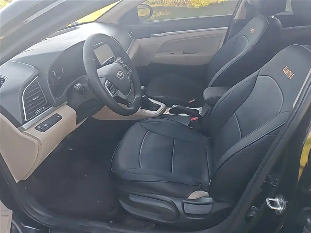 Hyundai Elantra 2018 — фото 11