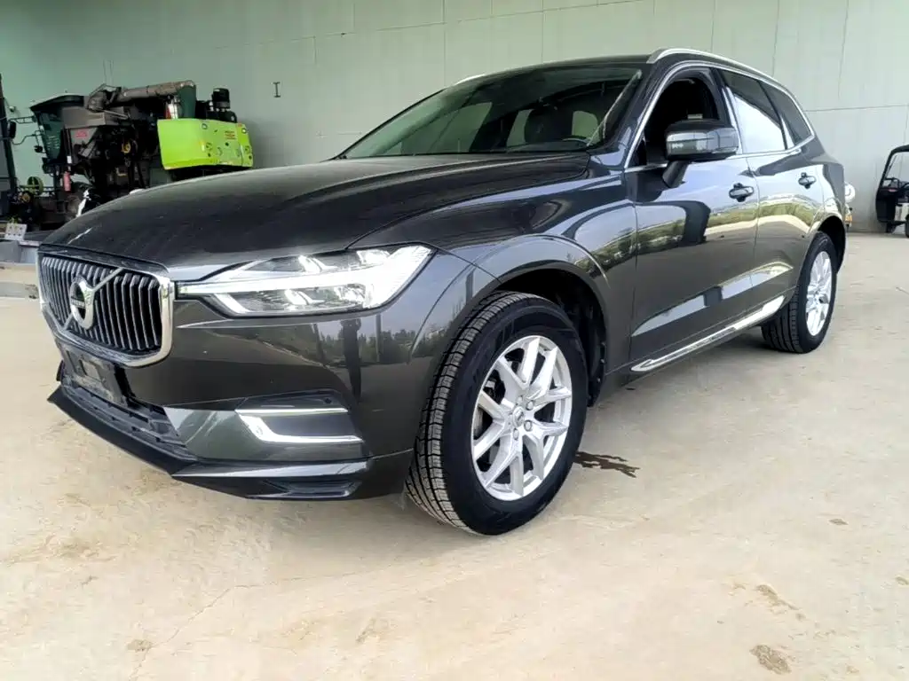 Volvo XC60 2019 — фото 1