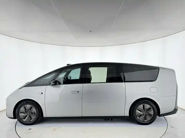 Li Auto MEGA 2024