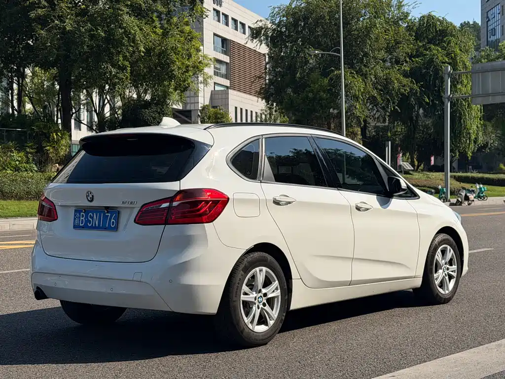 BMW 2 Series Station Wagon 2015 — фото 11