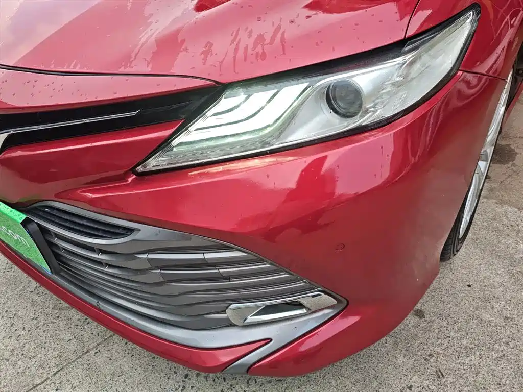 Toyota Camry 2018 — фото 24