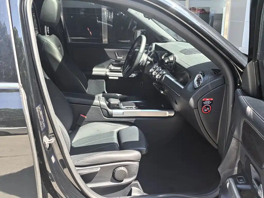 Mercedes-Benz GLB 2022
