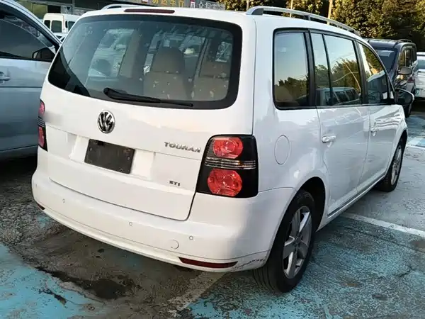 Volkswagen Touran 2015