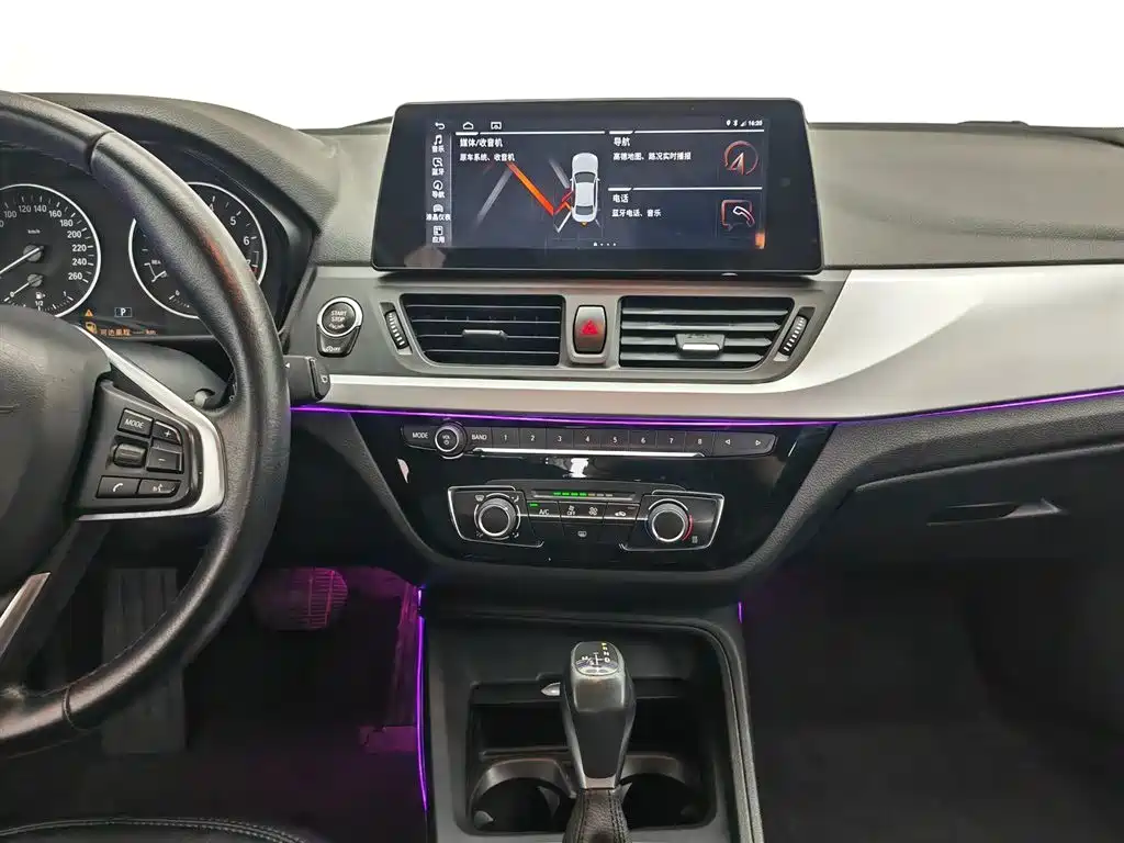 BMW 1 Series 2017 — фото 12