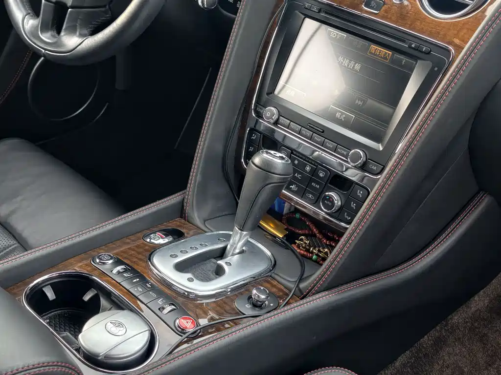 Bentley Continental 2013 — фото 12