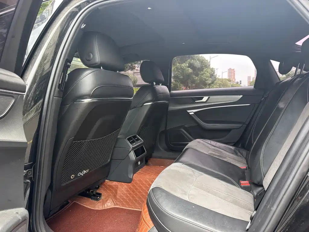 Audi A6L 2022