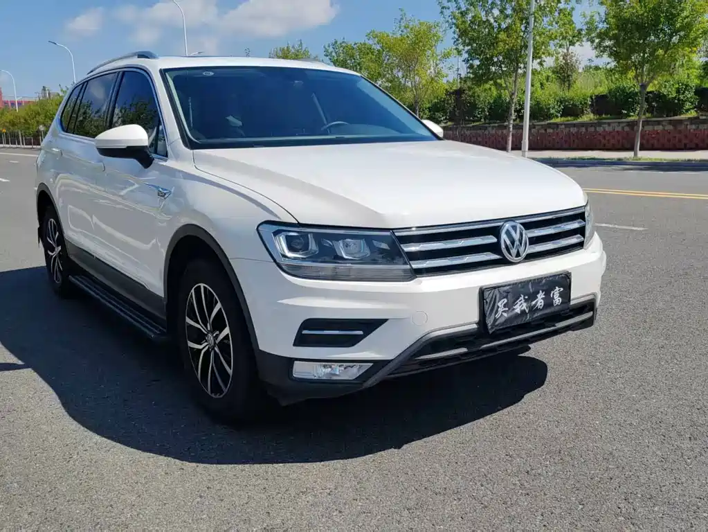 Volkswagen Tiguan L 2017 — фото 3