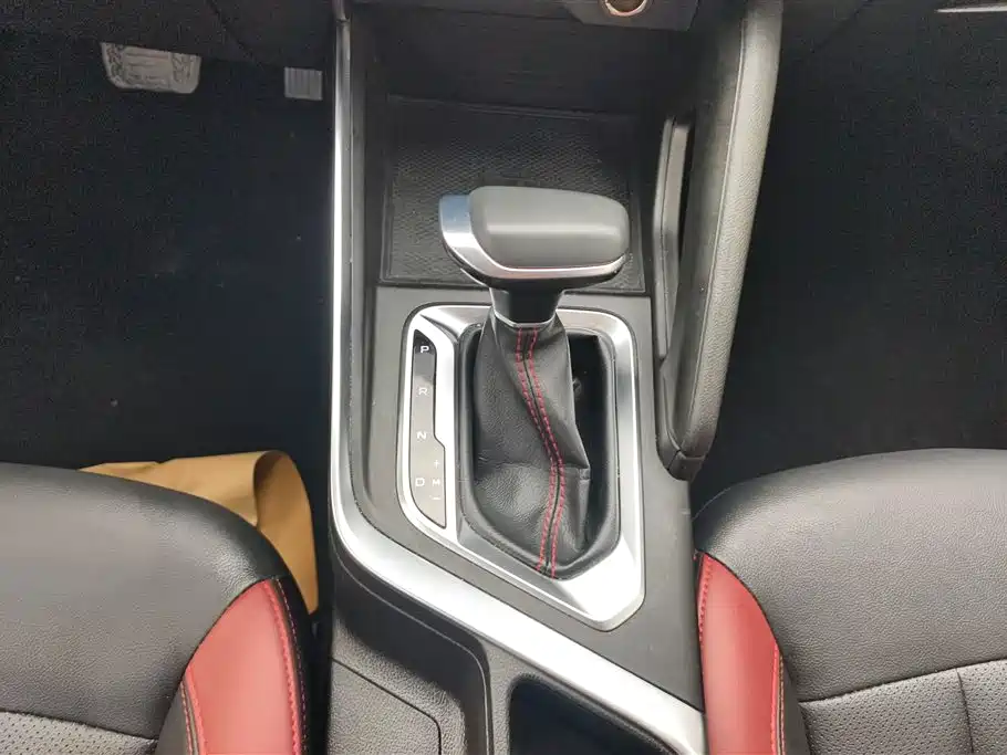 Geely Vision X3 2022 — фото 16