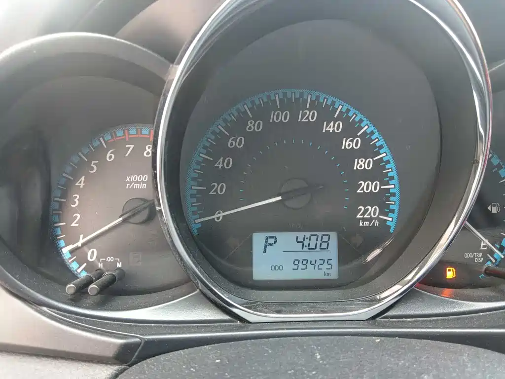 Toyota Yaris L 2018 — фото 11