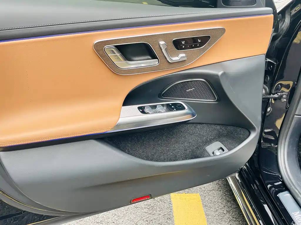 Mercedes-Benz E-Class 2024