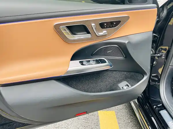 Mercedes-Benz E-Class 2024