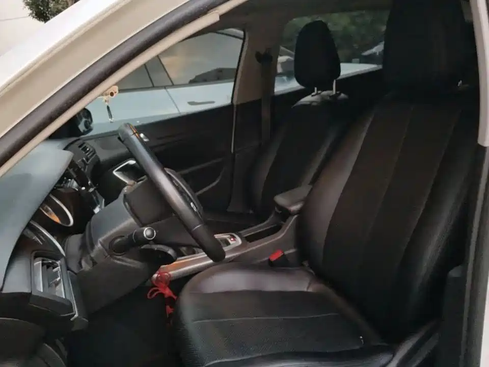 Peugeot 408 2015 — фото 14