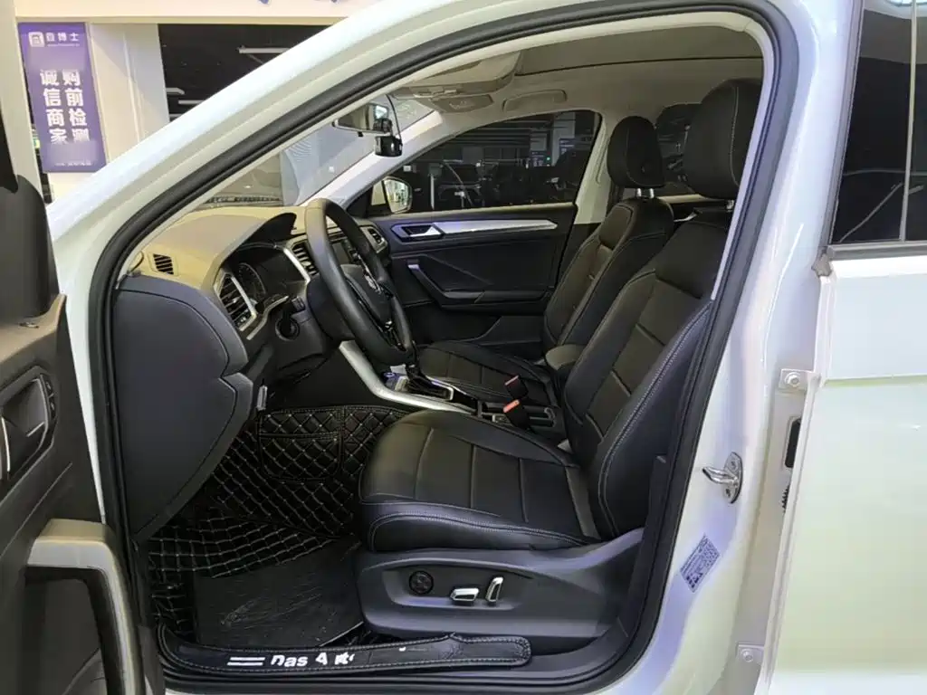 Volkswagen T-Roc 2020 — фото 15