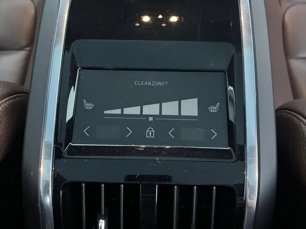 Volvo S90 2018 — фото 14