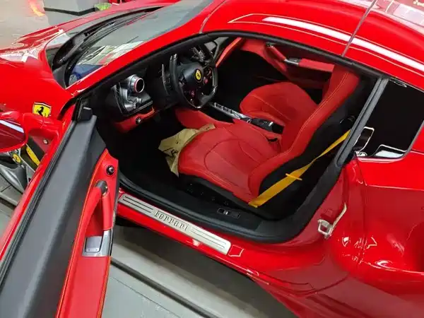 Ferrari F8 2022