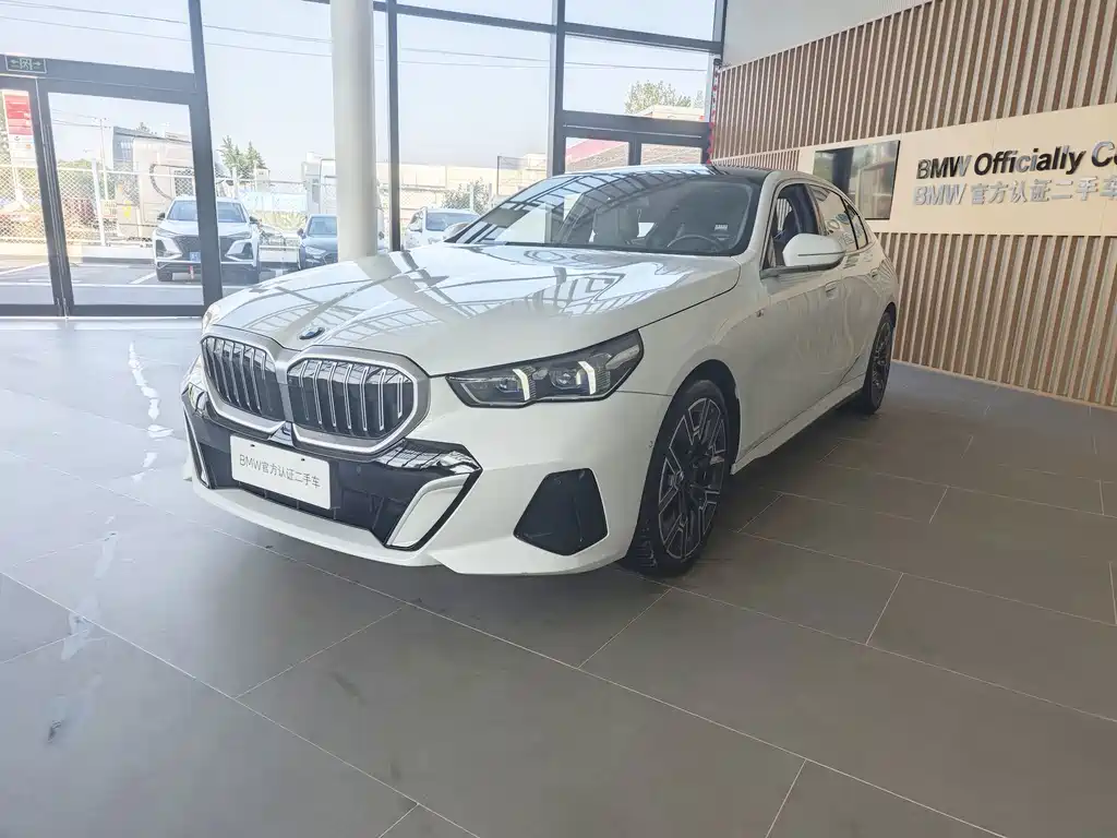 BMW 5 Series 2025