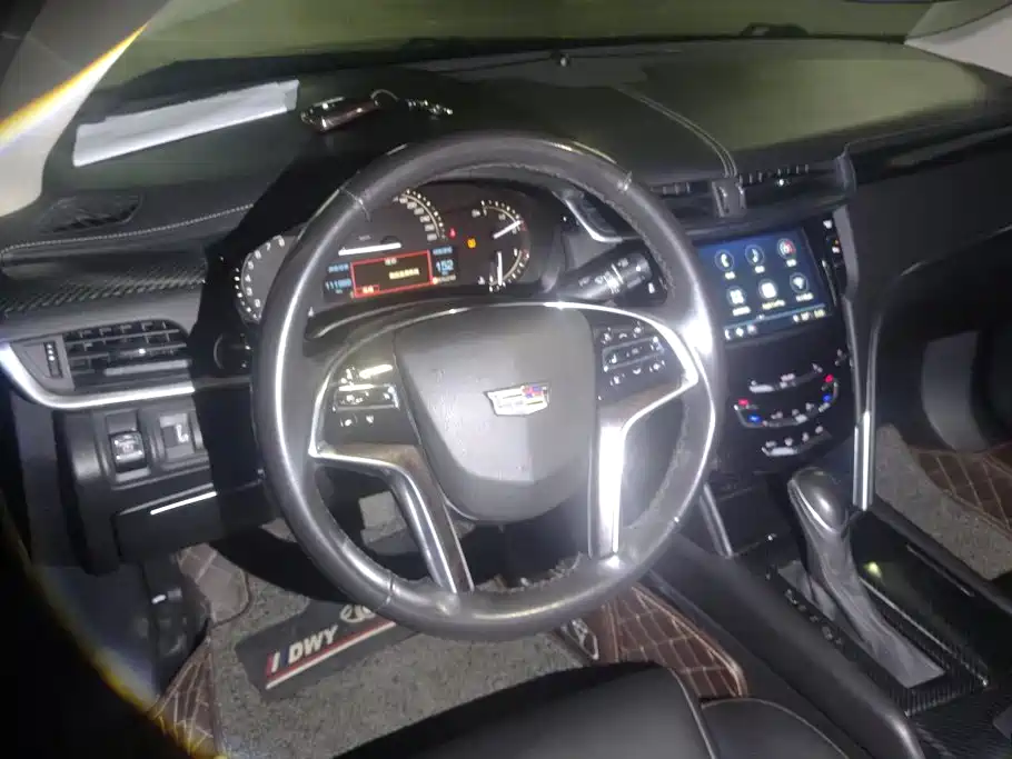 Cadillac XTS 2018 — фото 12