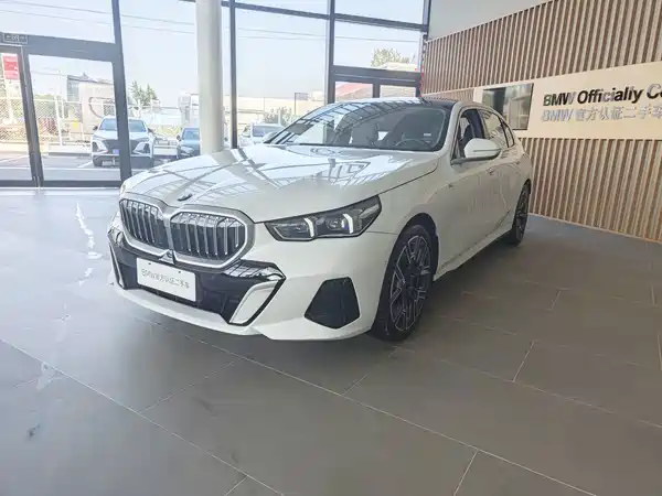 BMW 5 Series 2025