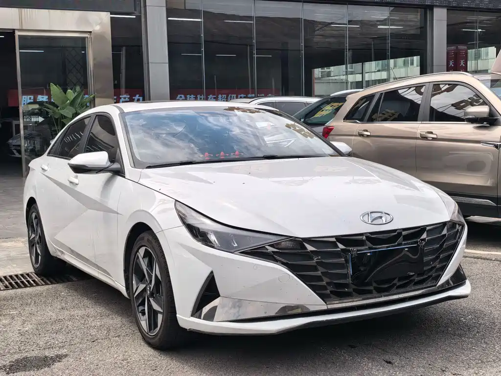 Hyundai Elantra 2023
