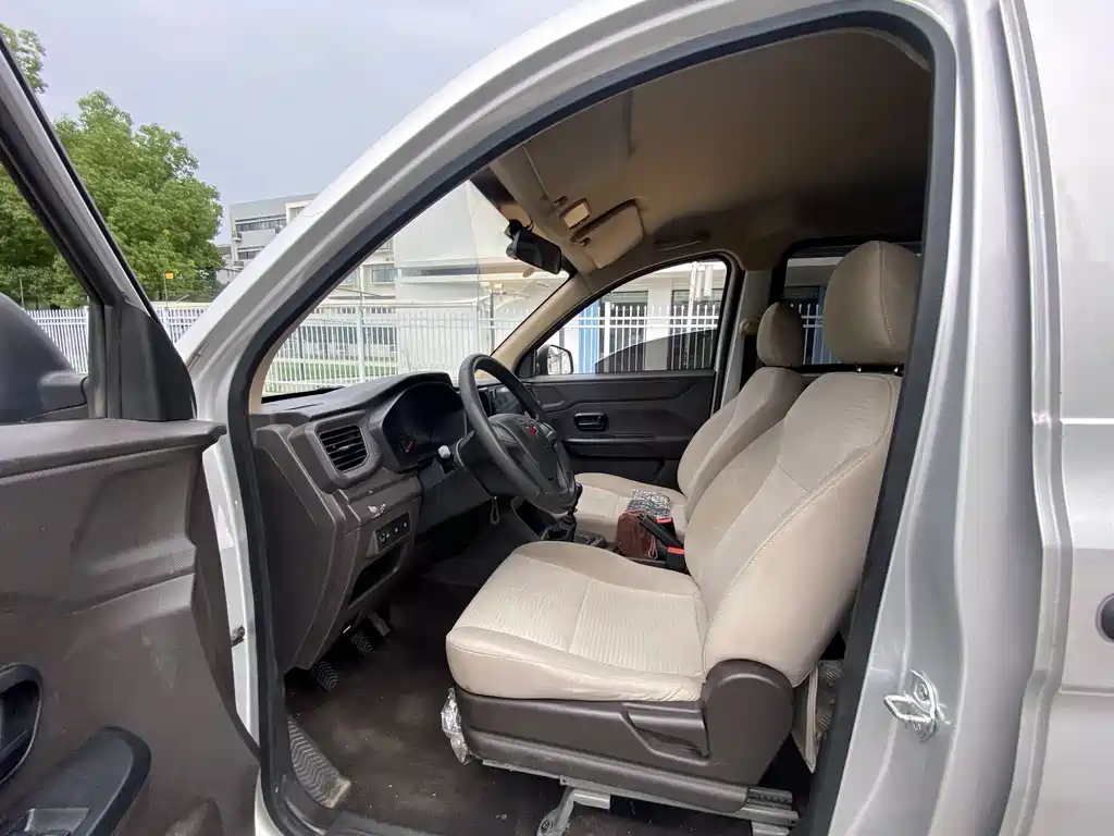 Wuling Hongguang V 2023