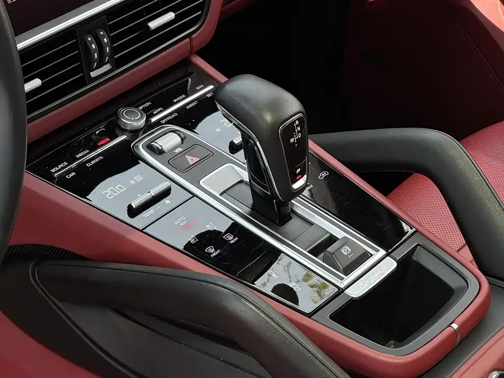 Porsche Cayenne 2023 — фото 16