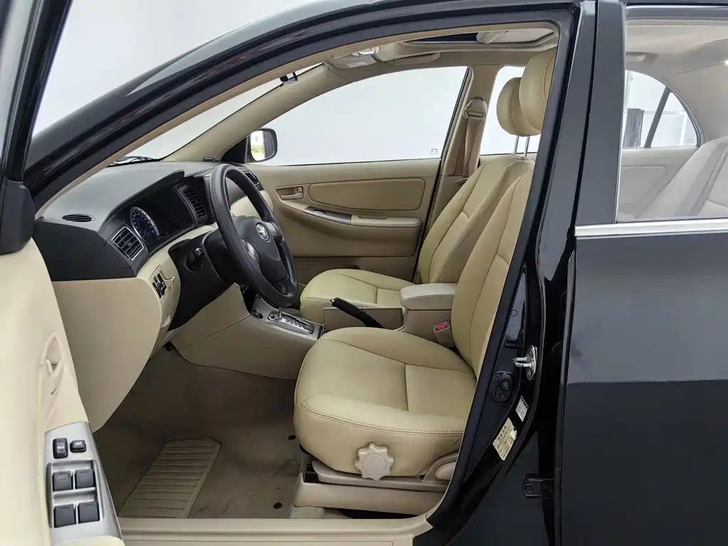 Toyota Corolla 2015 — фото 10