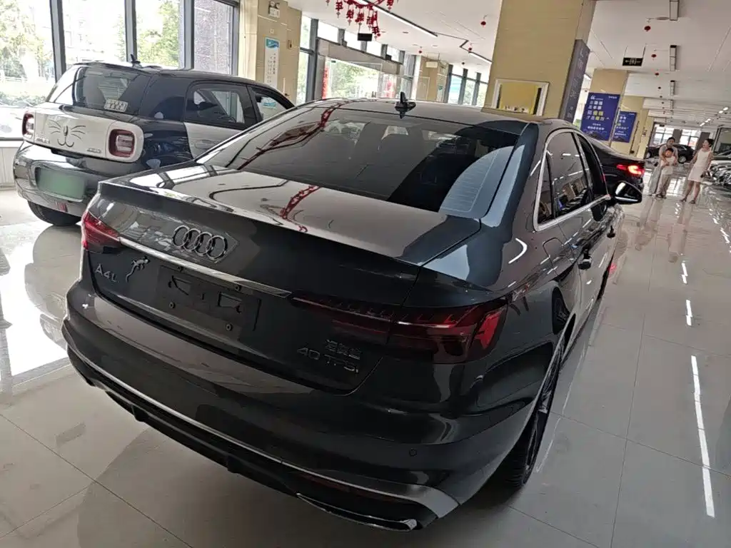 Audi A4L 2021