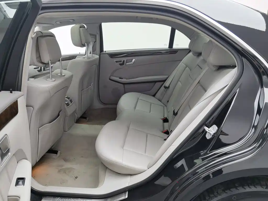 Mercedes-Benz E-Class 2013 — фото 15