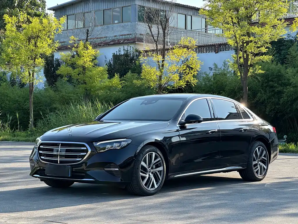 Mercedes-Benz E-Class 2024