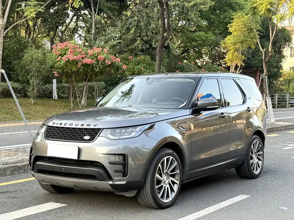 Land Rover Discovery 2018 — фото 1