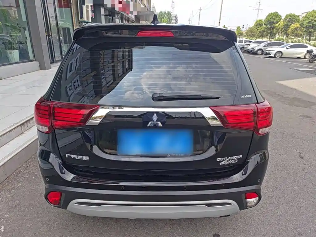 Mitsubishi Outlander 2019 — фото 6