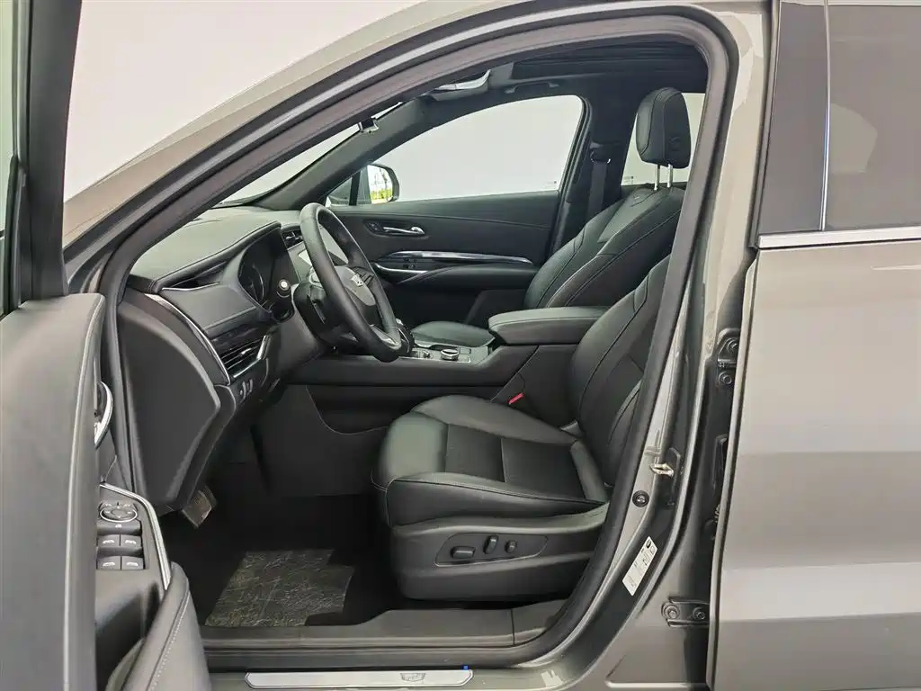 Cadillac XT4 2020 — фото 10