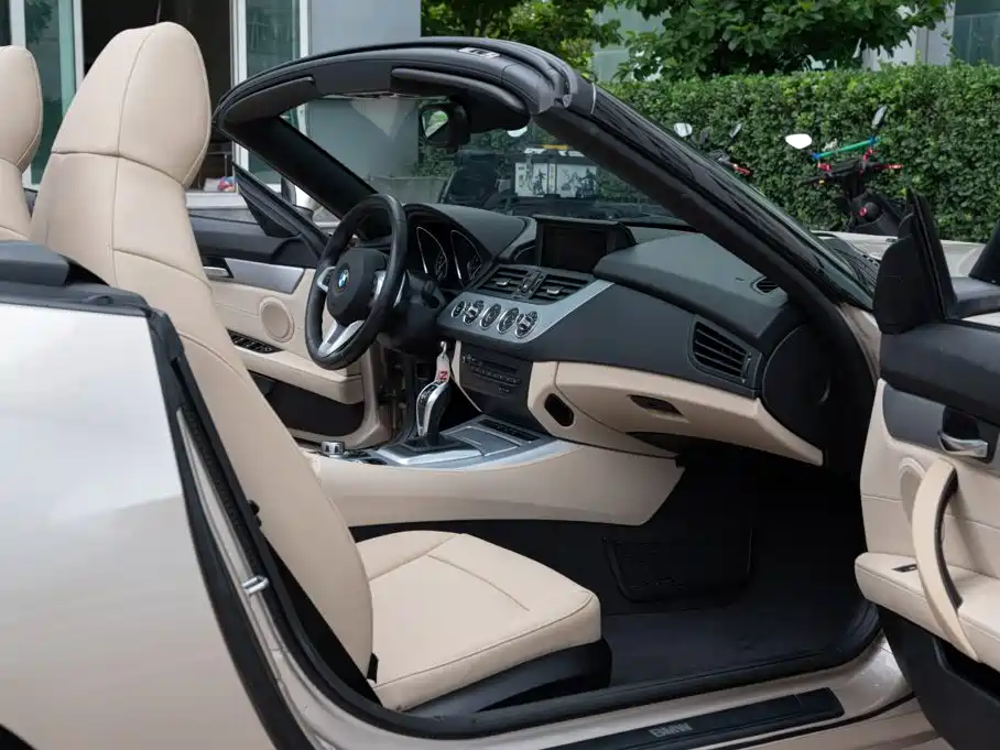 BMW Z4 2012 — фото 10