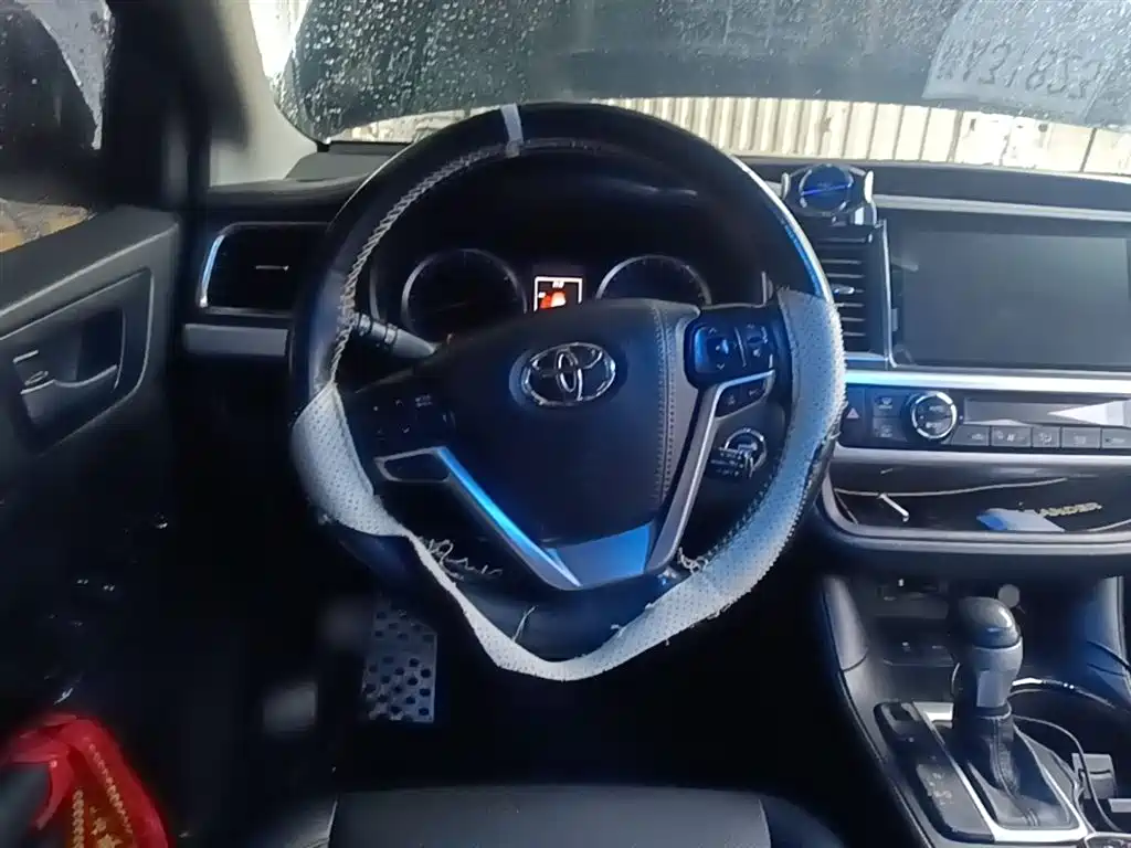 Toyota Highlander 2018 — фото 11