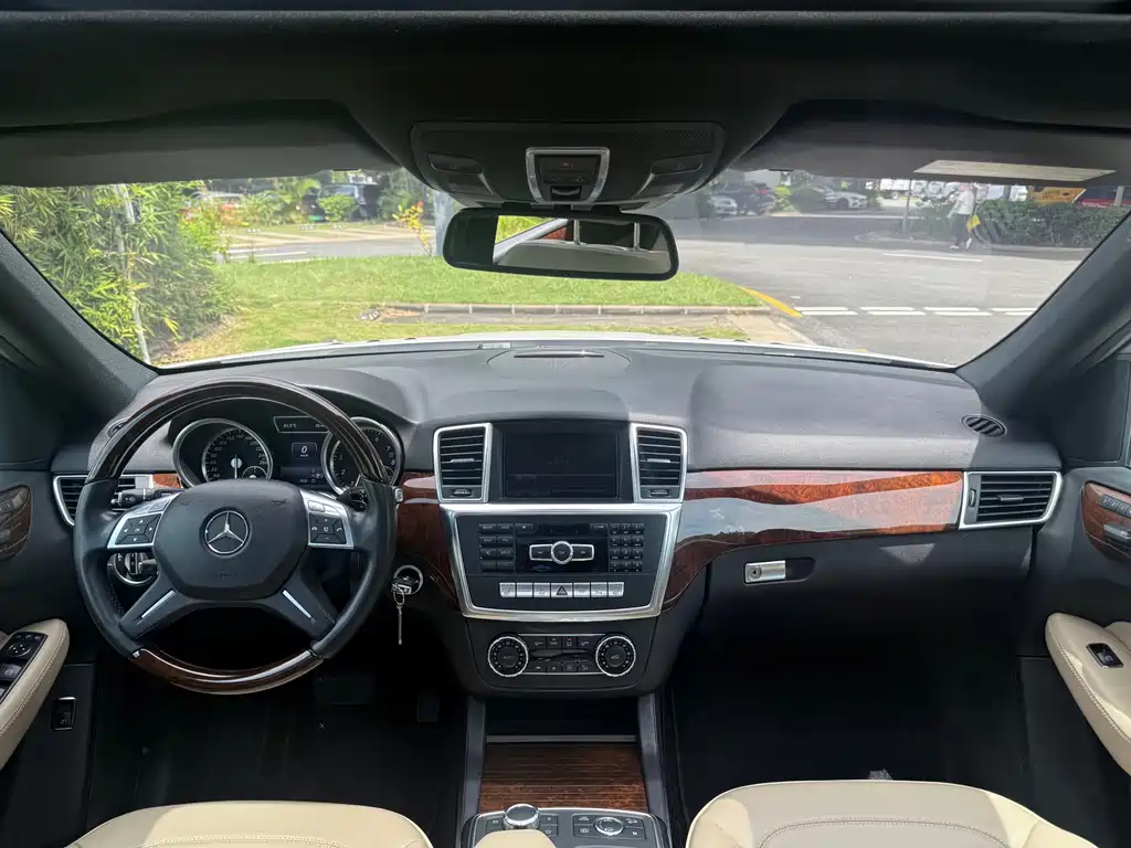 Mercedes-Benz M-Class 2014 — фото 11