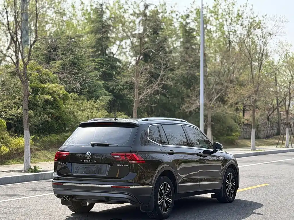 Volkswagen Tiguan L 2021 — фото 9