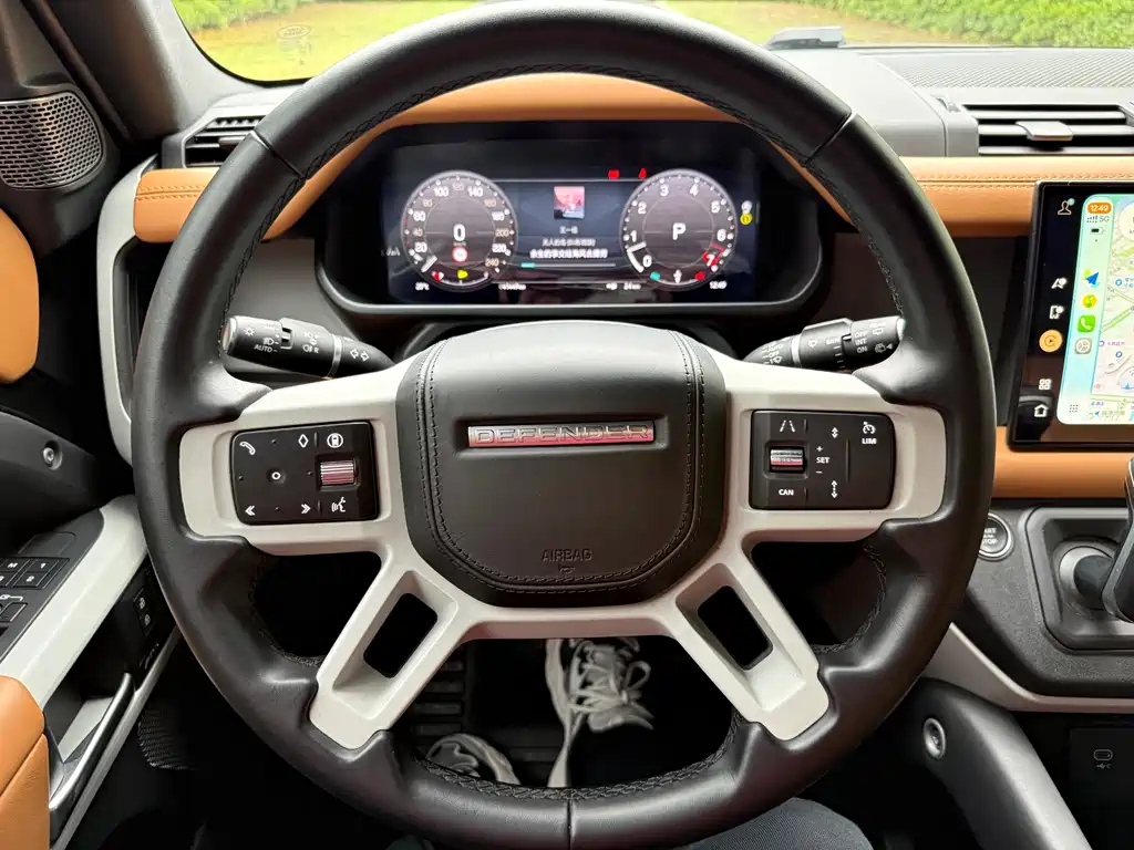 Land Rover Defender 2023 — фото 13
